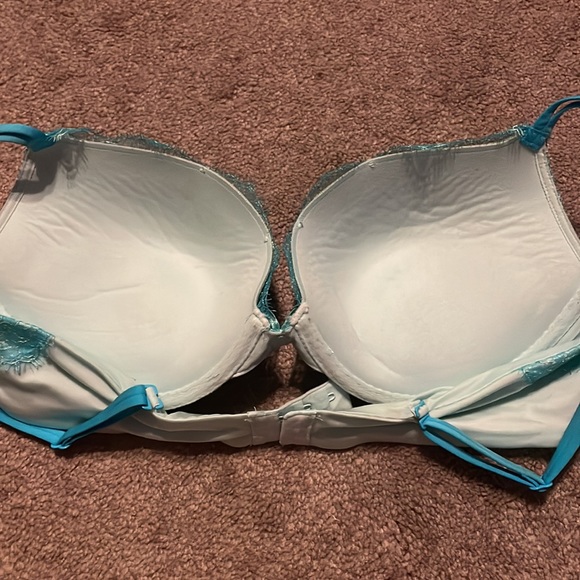 🌙 LIKE NEW! VS bright blue lacy padded bra 36C - Picture 4 of 5